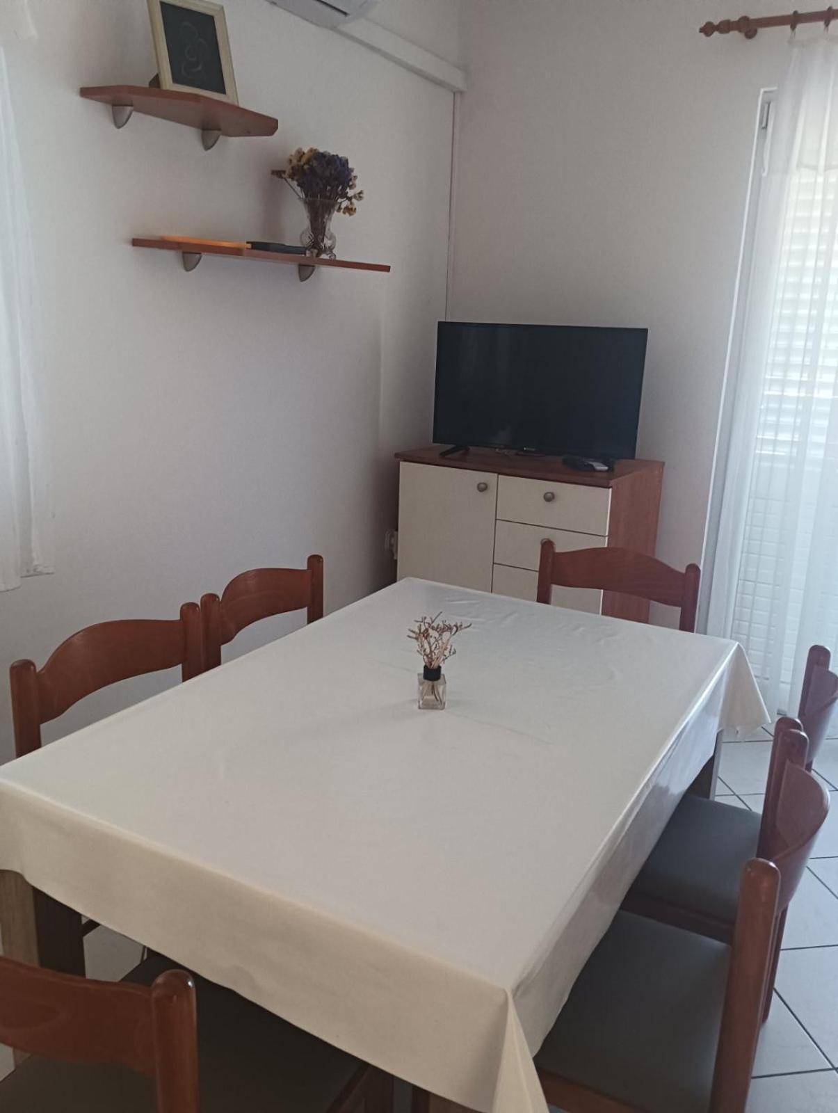 Apartmani Ana Vir Εξωτερικό φωτογραφία