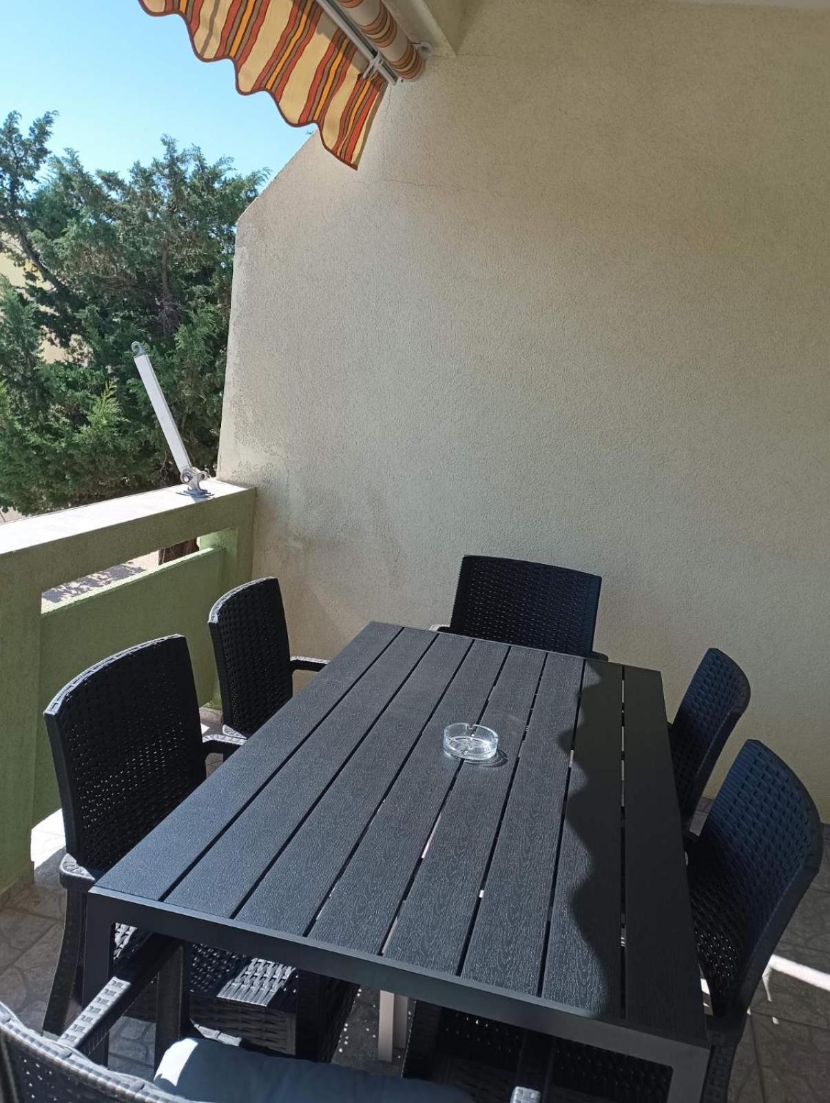 Apartmani Ana Vir Εξωτερικό φωτογραφία