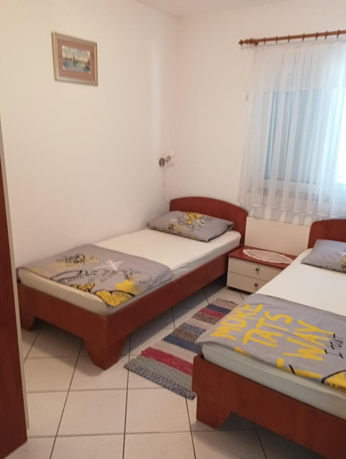 Apartmani Ana Vir Εξωτερικό φωτογραφία