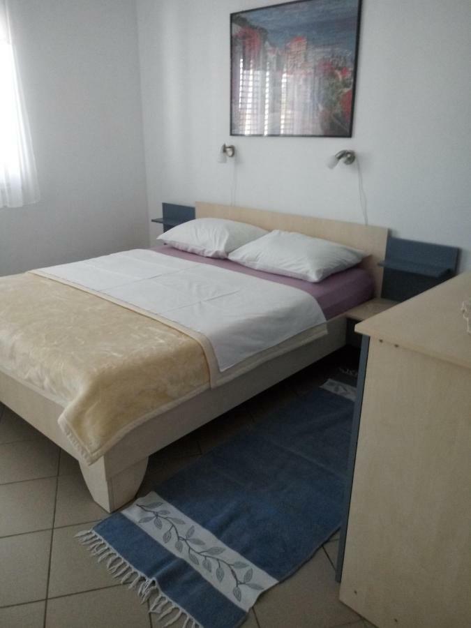 Apartmani Ana Vir Εξωτερικό φωτογραφία