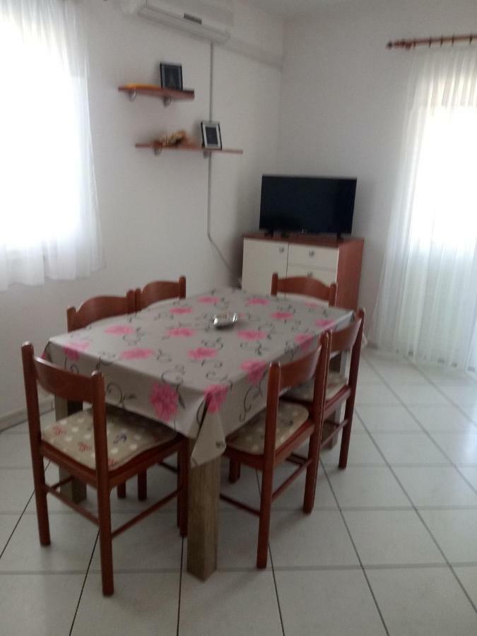 Apartmani Ana Vir Εξωτερικό φωτογραφία
