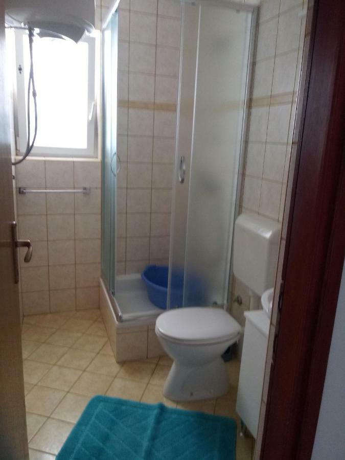 Apartmani Ana Vir Εξωτερικό φωτογραφία