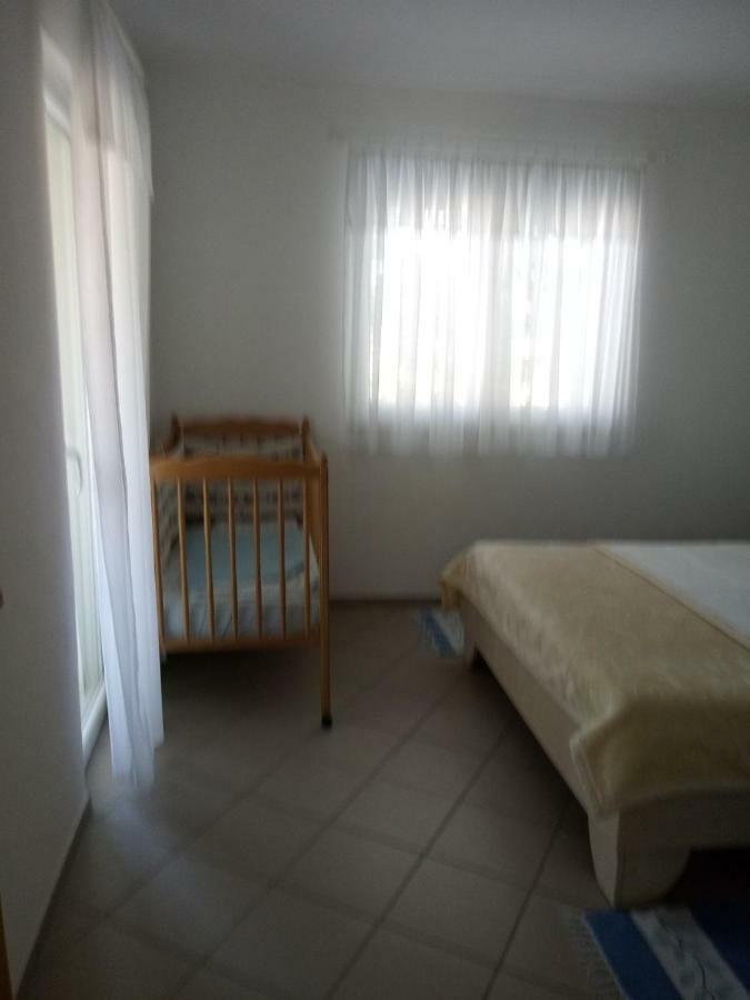 Apartmani Ana Vir Εξωτερικό φωτογραφία