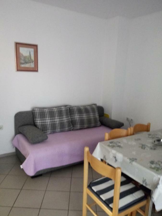 Apartmani Ana Vir Εξωτερικό φωτογραφία